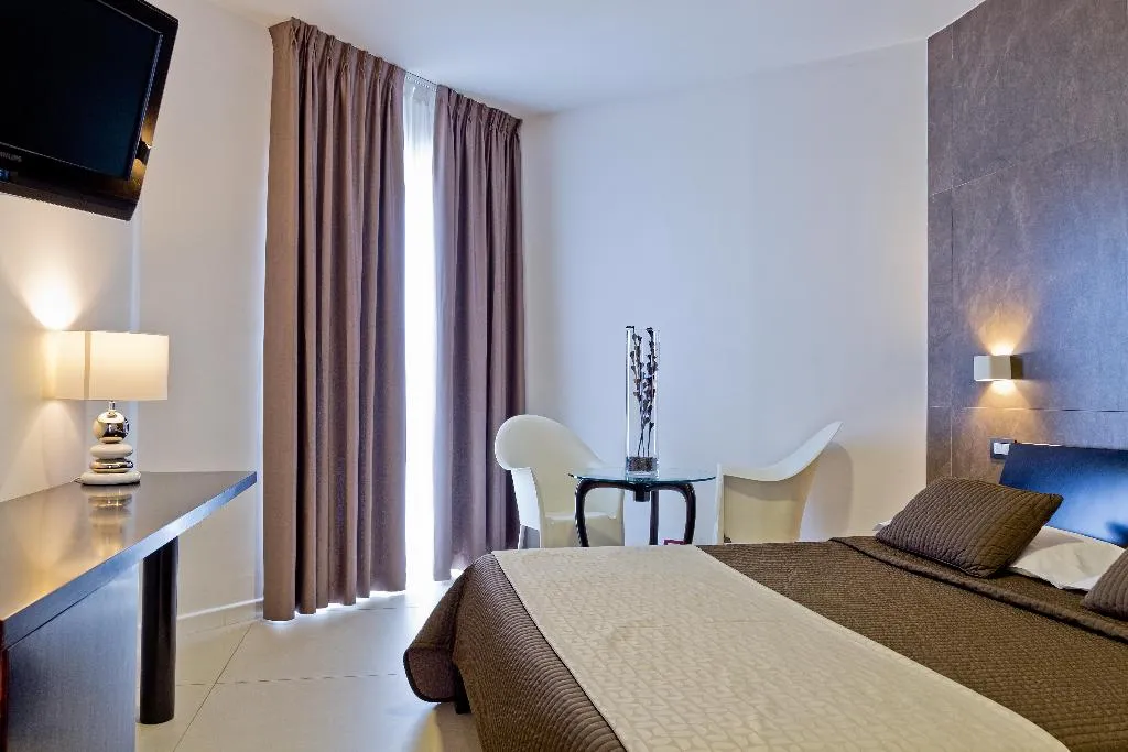 DOUBLE SUPERIOR Room, Mediterranea Hotel and Convention Center, Naples
