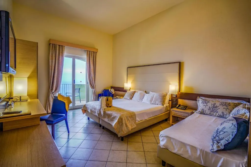 TRIPLE COMFORT Room, GH Avalon Sikani Resort, Catania