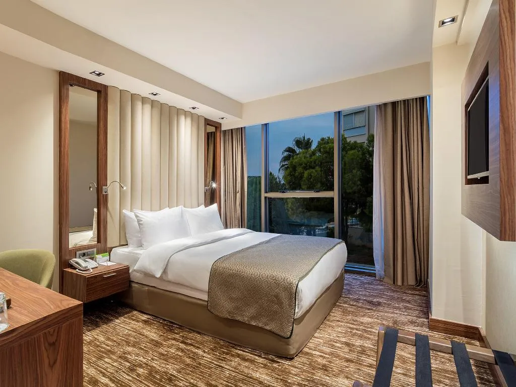 DOUBLE CITY VIEW Room, Holiday Inn Antalya Lara, Antalya