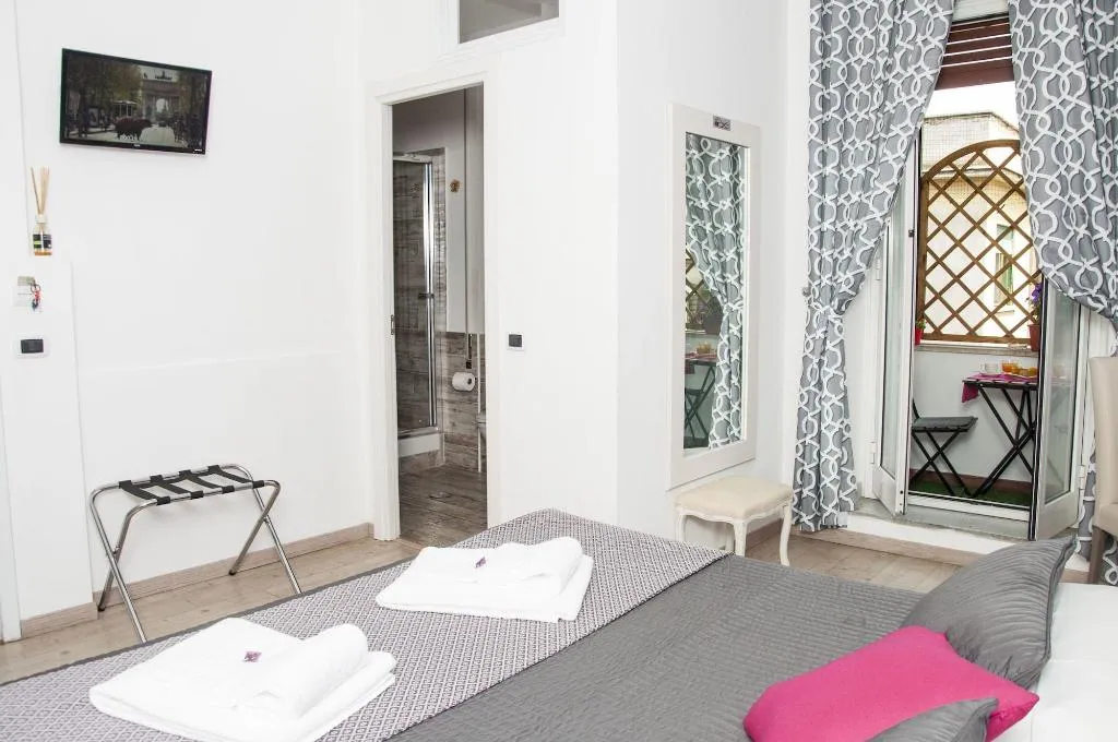 Room, B B Just Rome, Naples
