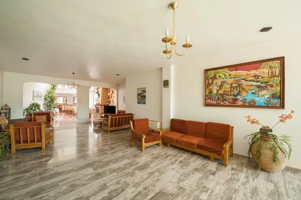 Lobby, Athina, Kalamata