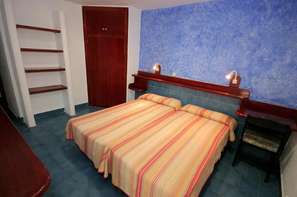 Room, Cala Montjoi, Costa Brava