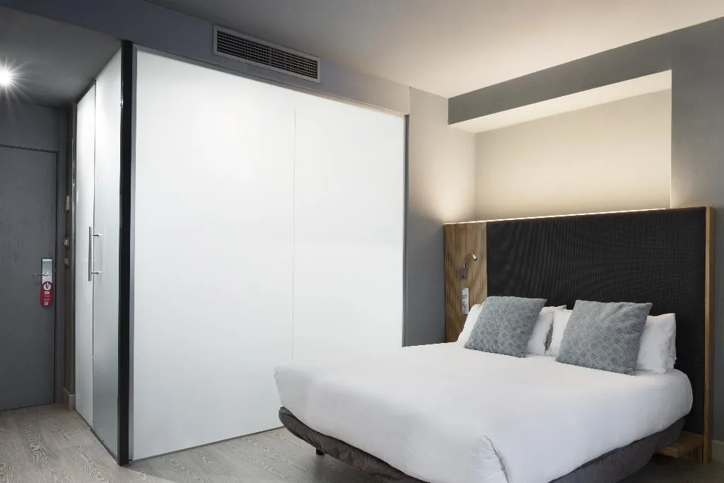 QUADRUPLE STANDARD Room, Petit Palace Alcala, Madrid