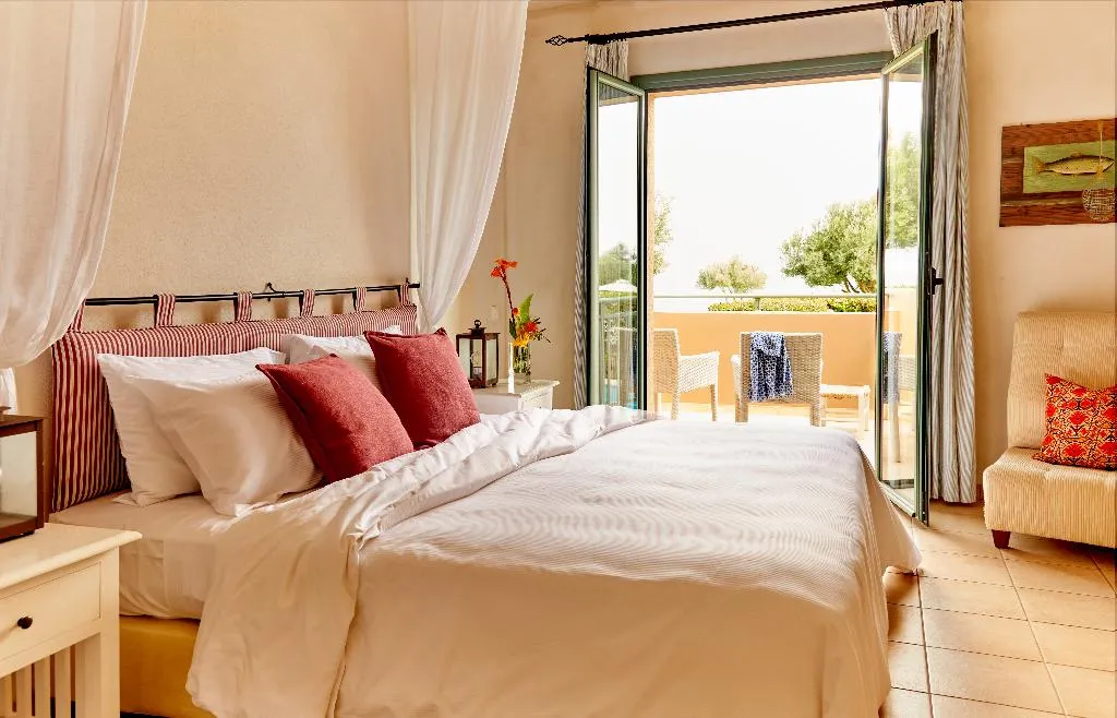VILLA THREE BEDROOMS Room, Village Heights Resort, Crete