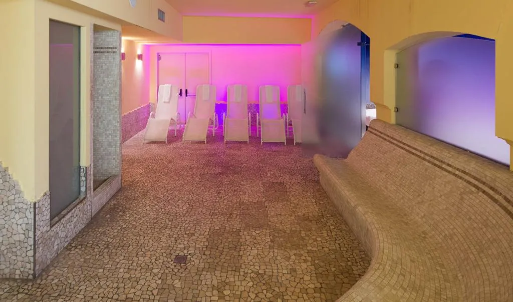Sports and Entertainment, Art & Hotel Aeroporto, Milan