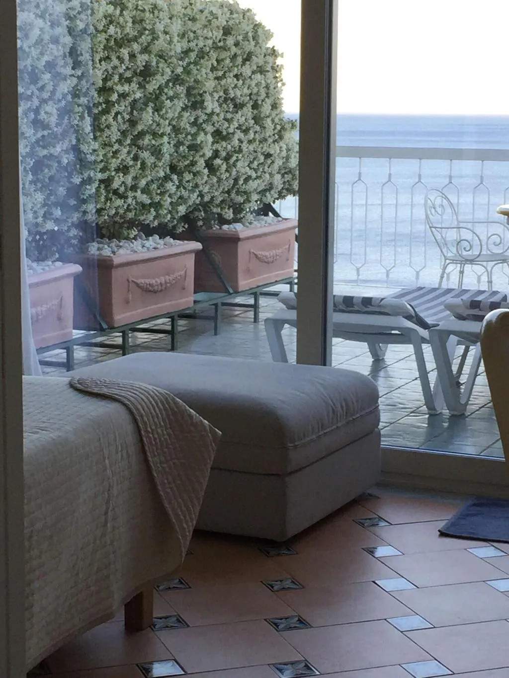 Terrace, Bellevue, Naples