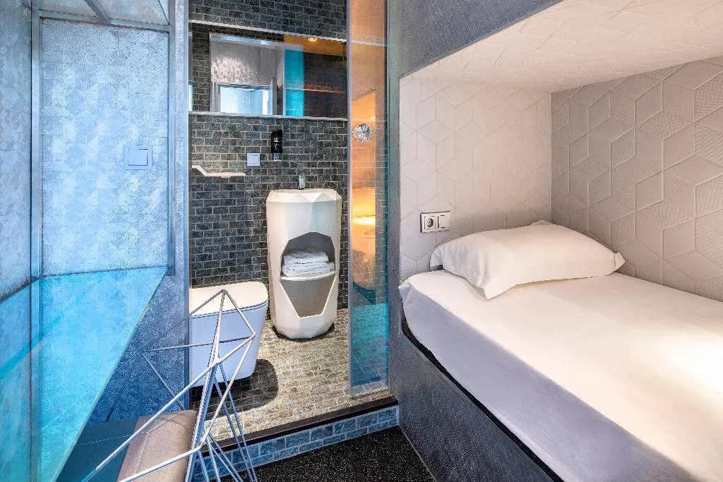 SINGLE STANDARD Room, Diamond Capsule Hotel Amsterdam South, Amsterdam