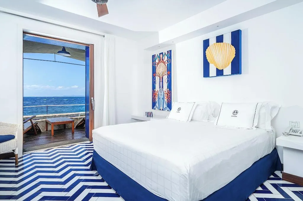 Room, Capo La Gala Hotel & Wellness, Naples
