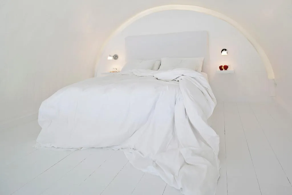 SUITE WITH JACUZZI Room, Katikies Santorini -Pelagos House, Santorini