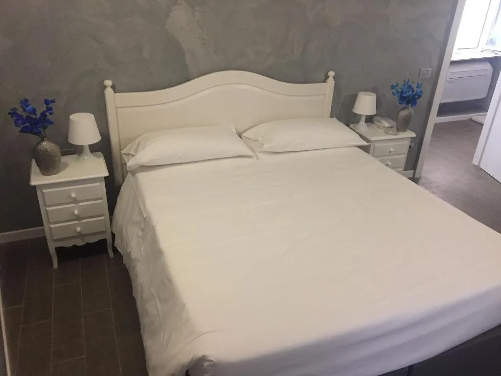 Room, Top Floor Navona, Rome