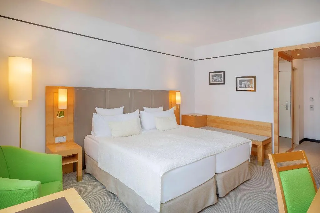 DOUBLE STANDARD Room, Melia Berlin, Berlin
