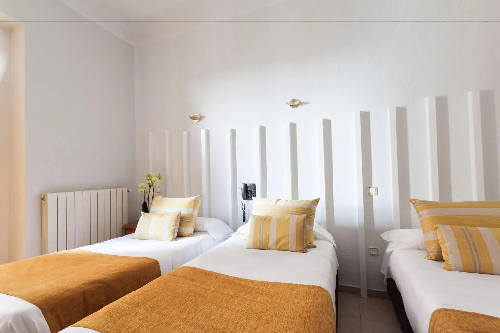 Room, Josefina Hostal, Madrid