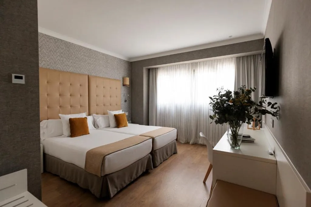 DOUBLE SUPERIOR Room, Pax Guadalajara, Madrid