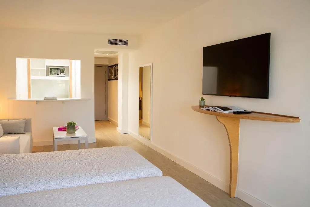 JUNIOR SUITE STANDARD Room, Innside Wave Calvia, Majorca