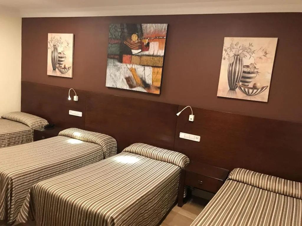 Room, Hostal Sol Square Madrid, Madrid