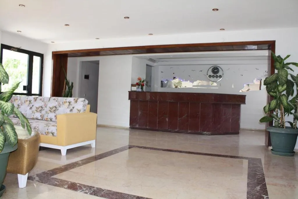 Lobby, Bronze, Bodrum