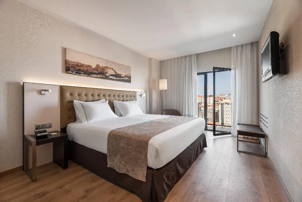 JUNIOR SUITE STANDARD Room, Eurostars das Letras, Lisbon
