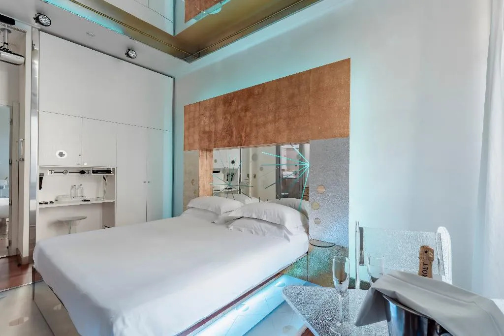 JUNIOR SUITE STANDARD Room, Hotel Trecento, Rome