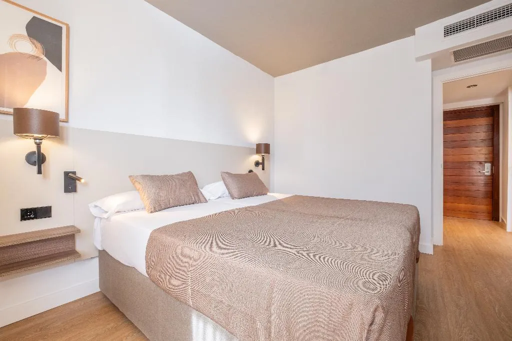 APARTMENT WITH BALCONY Room, Duva, Majorca