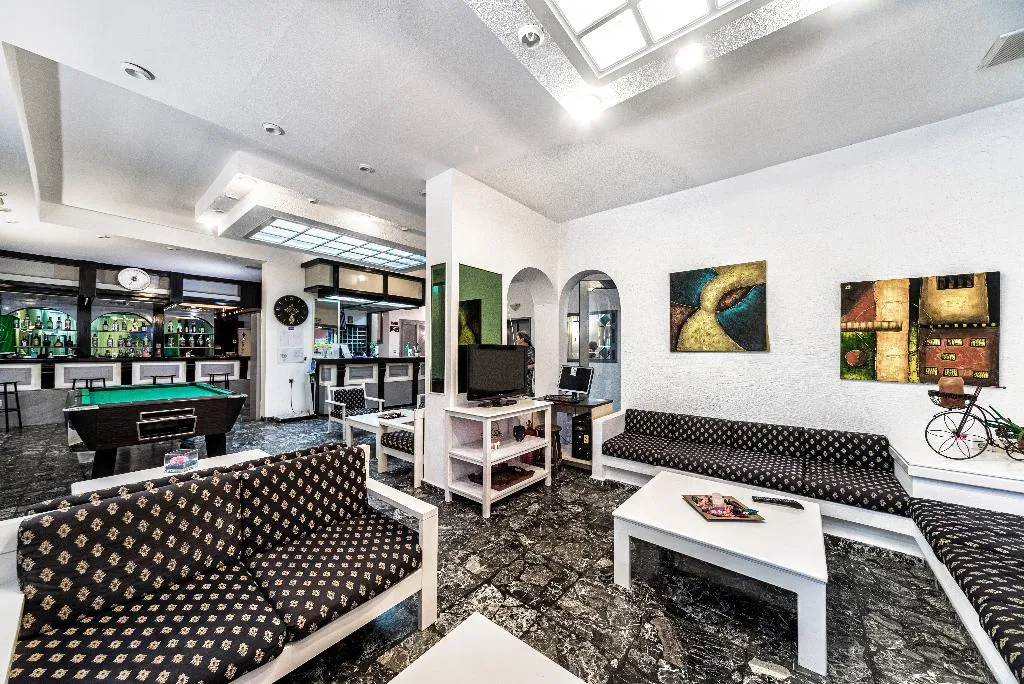 Lobby, Iro, Crete