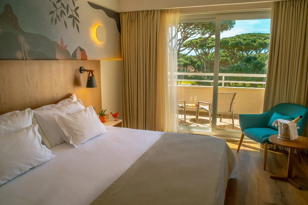 Double or Twin SUPERIOR WITH BALCONY Room, Kimpton Quinta Da Marinha Cascais by IHG, Lisbon