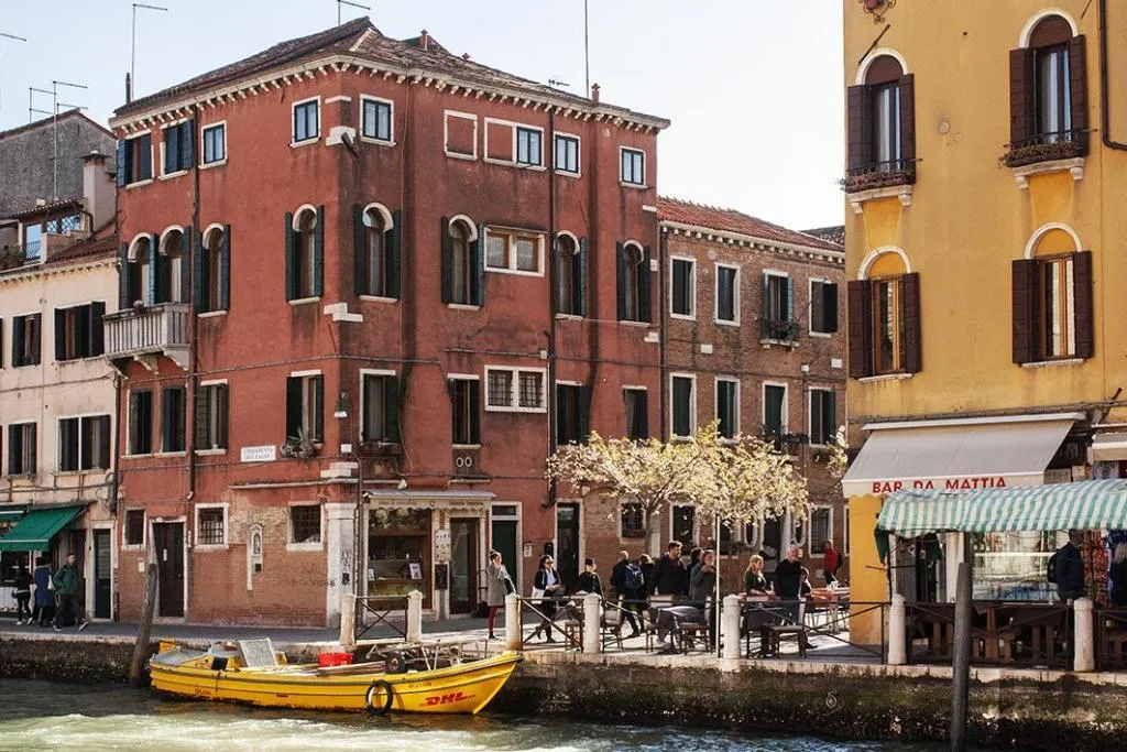General view, Ai Tre Ponti, Venice