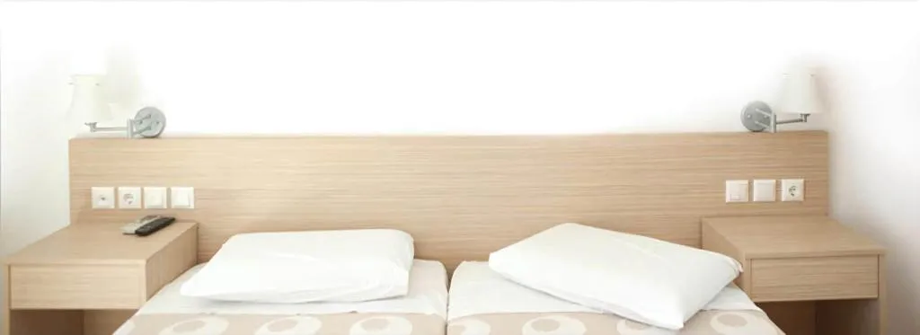 Room, Hippocampus, Santorini