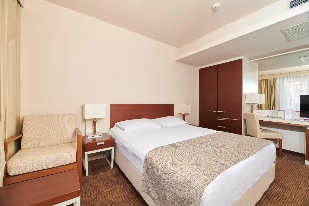 SINGLE WITH BALCONY Room, Hotel Albatros Plava Laguna, Istria