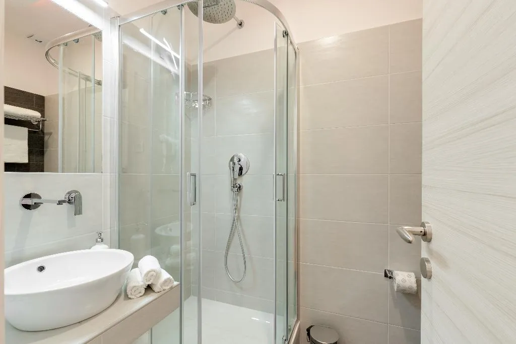 Double or Twin DELUXE WITH BALCONY Room, Dolce Luxury Rooms, Rome