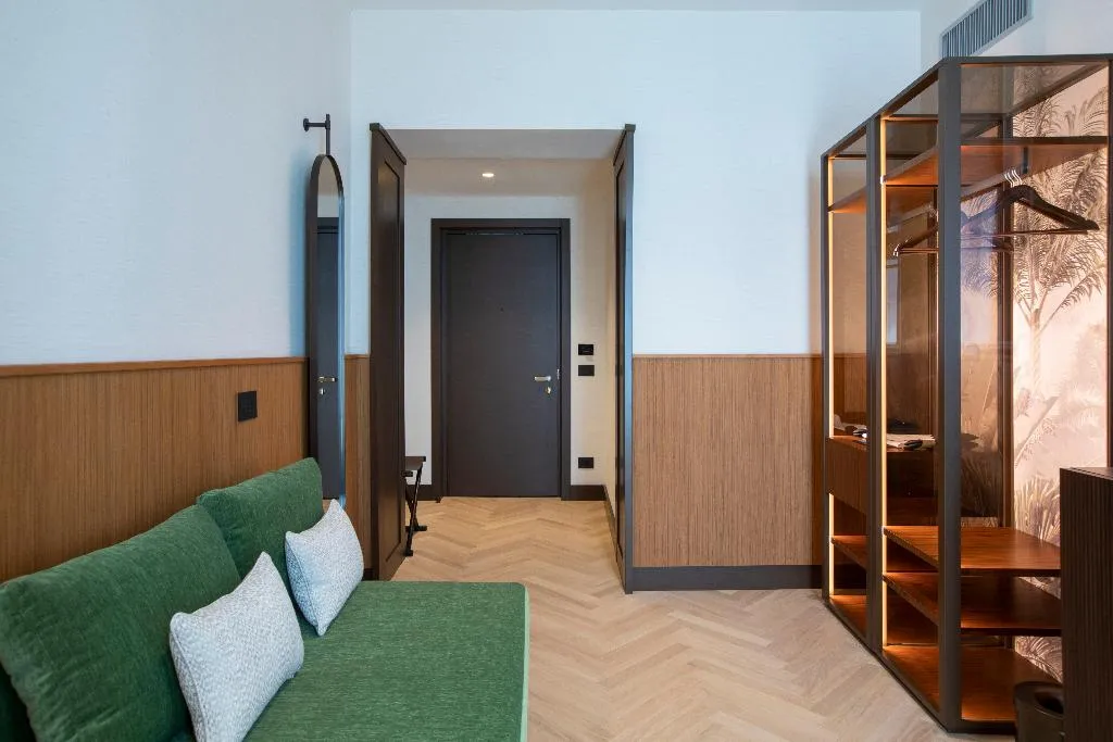 SUITE CAPACITY 3 Room, Circle6 Rome, Rome