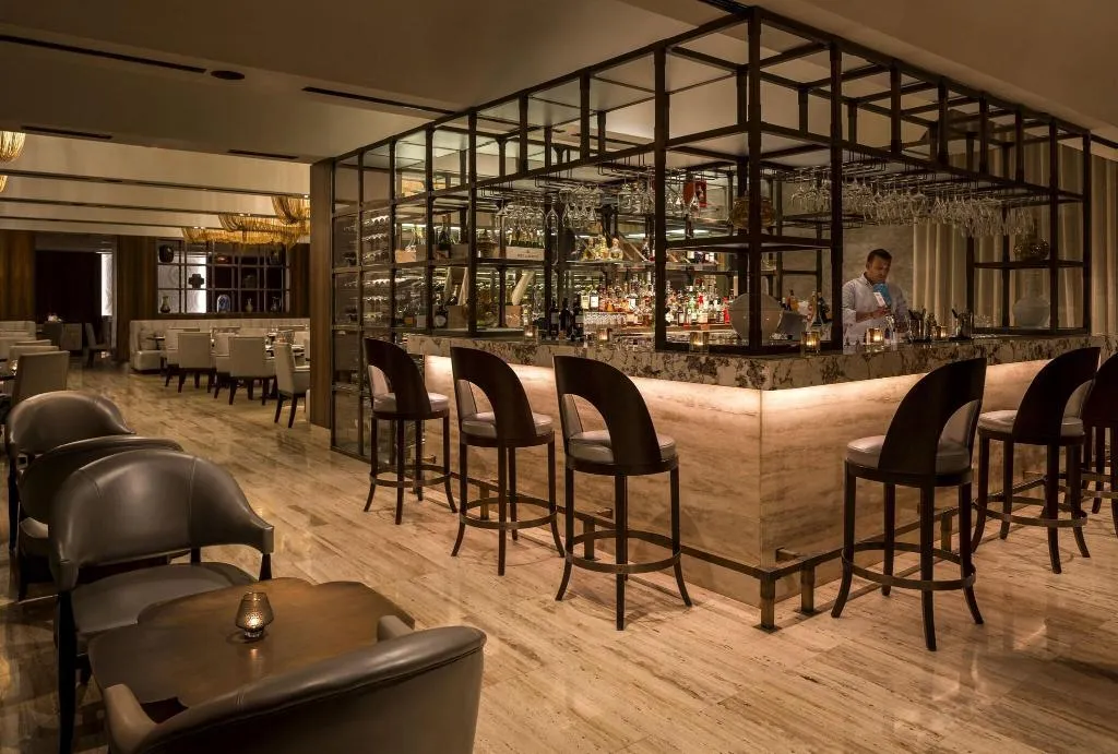 Bar, Four Seasons Hotel Tunis, Tunisia