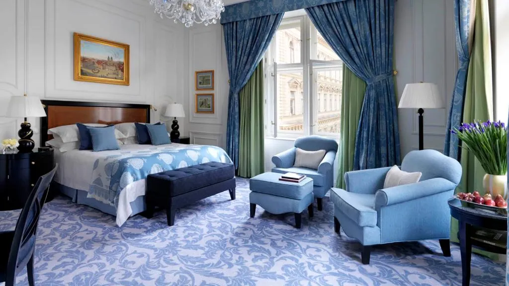 Room KING SIZE BED Room, Four Seasons Hotel Prague, Prague