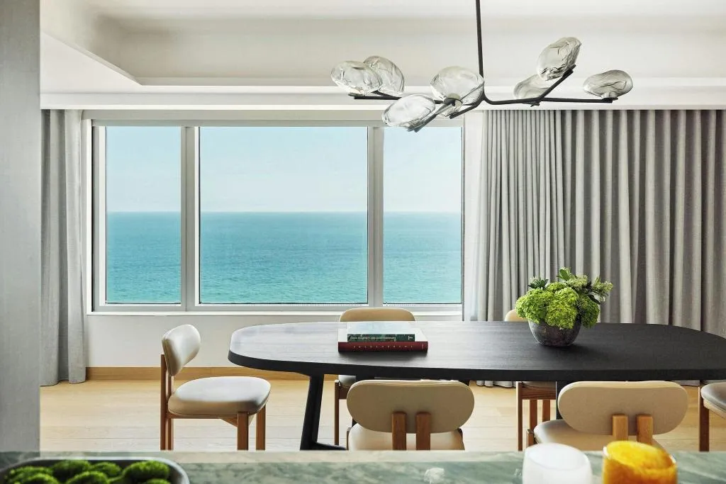 SUITE CLUB Room, Hotel Arts, Barcelona