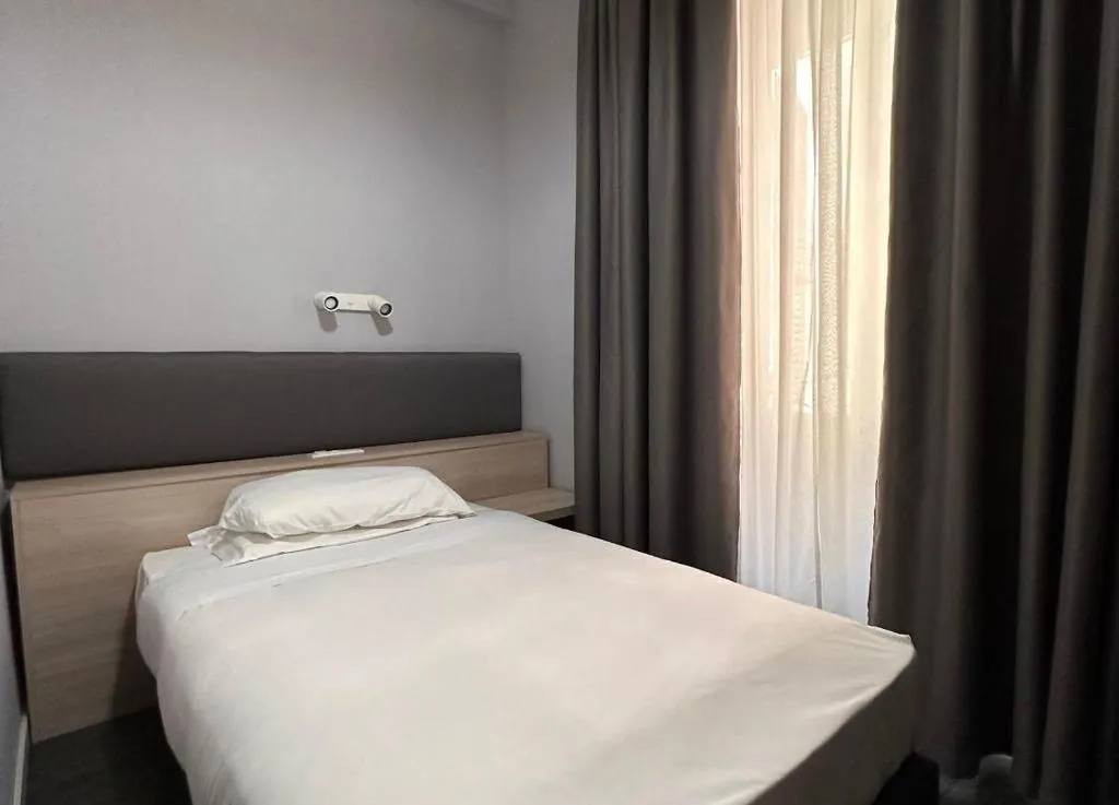 DOUBLE ECONOMY Room, Philia, Rome