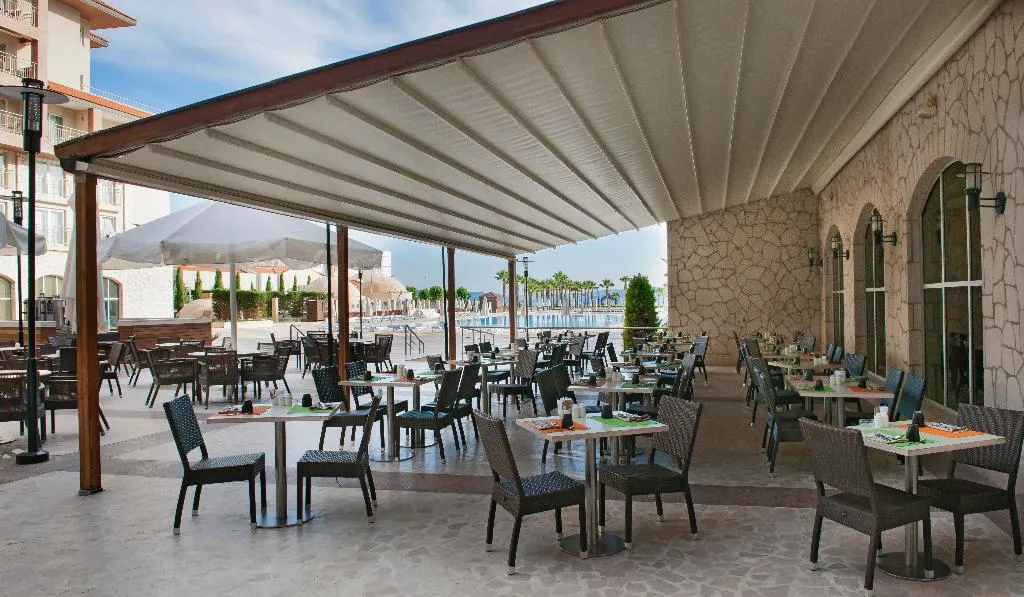 Terrace, Radisson Blu Resort & SPA Cesme, Izmir