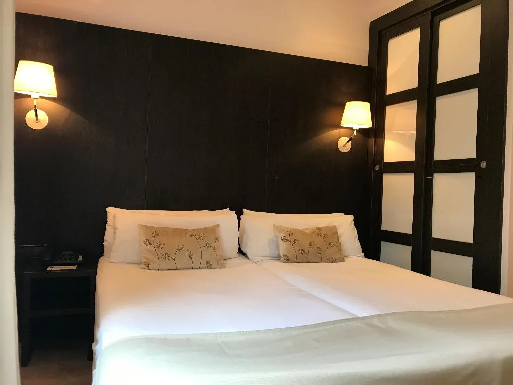 TRIPLE STANDARD Room, Hotel Ramblas Internacional, Barcelona