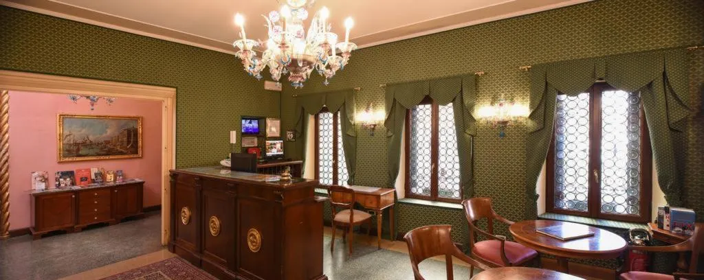 Lobby, San Moise, Venice