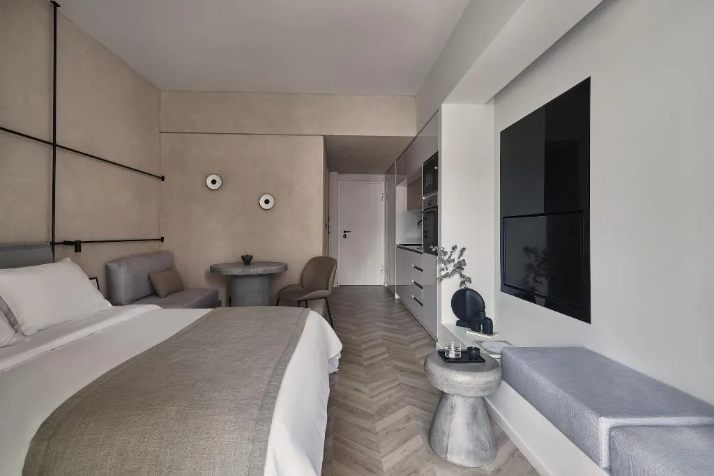 Room, Newel Psychiko, Athens