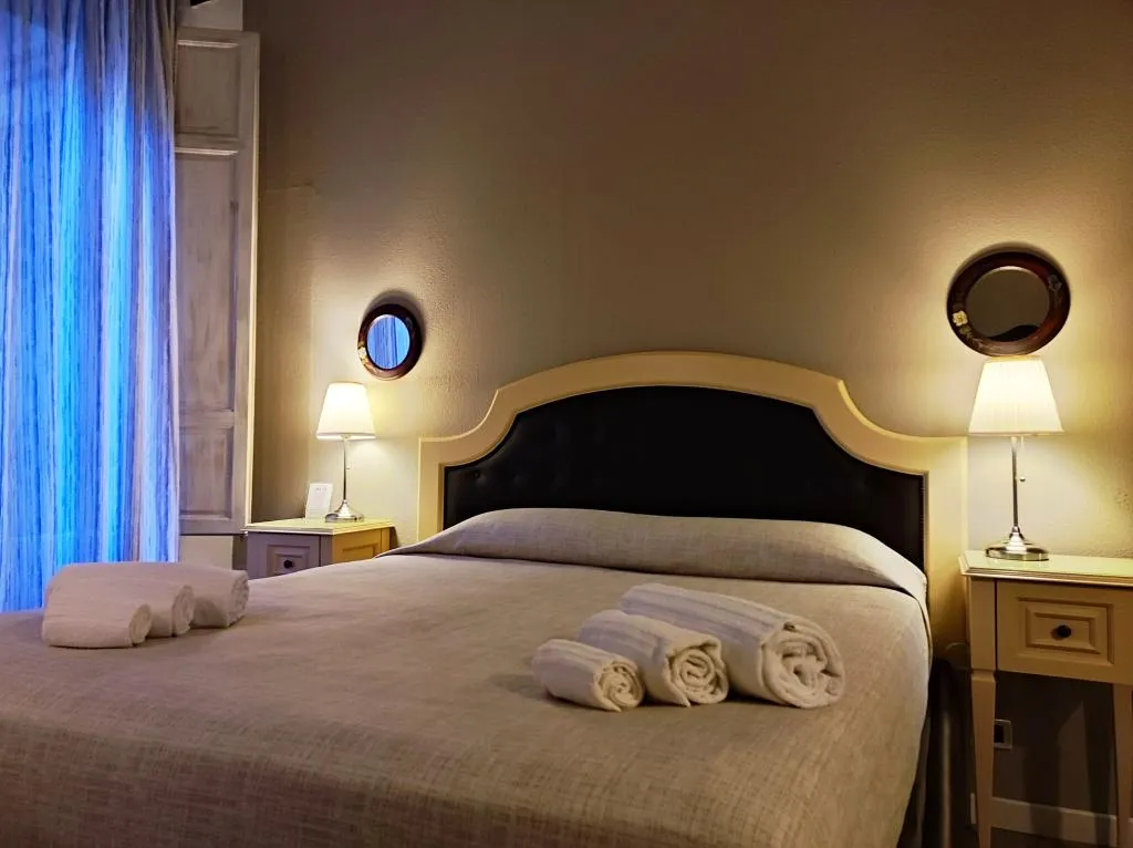 Double or Twin STANDARD Room, La Collegiata, Catania