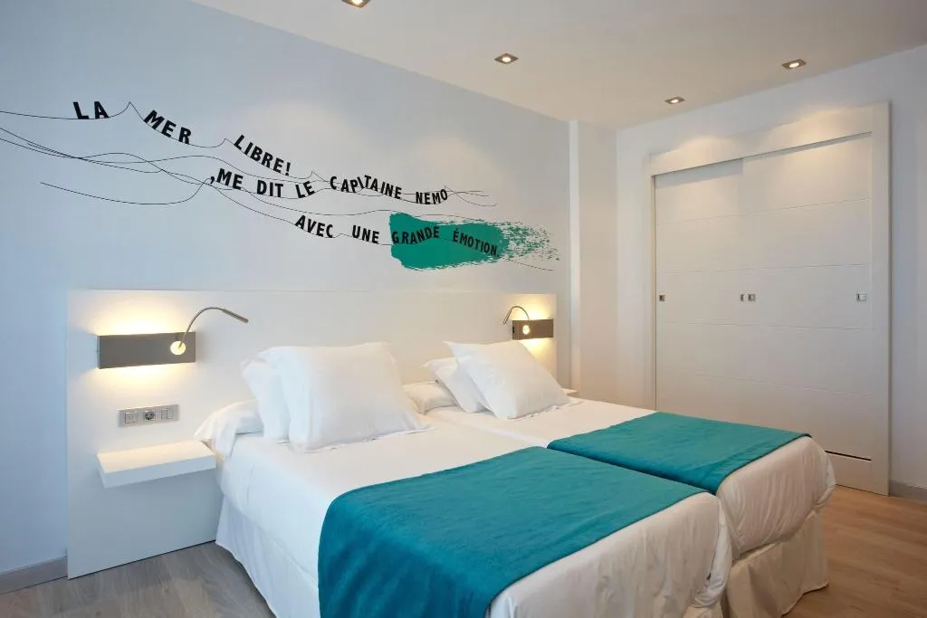 TWIN PARTIAL SEA VIEW Room, Costa Azul, Majorca