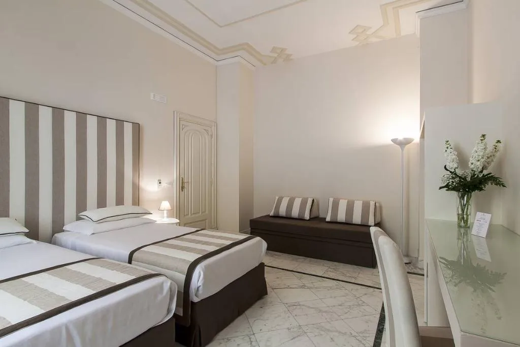 TRIPLE COMFORT Room, Palazzo Starace, Naples