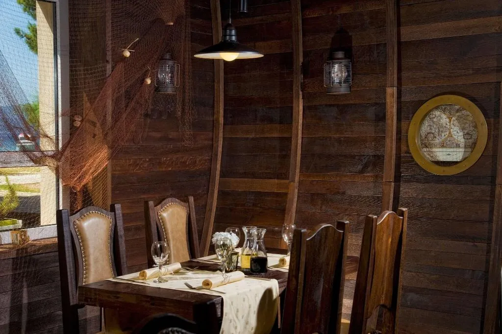 Restaurant, Plaza Omis, Split