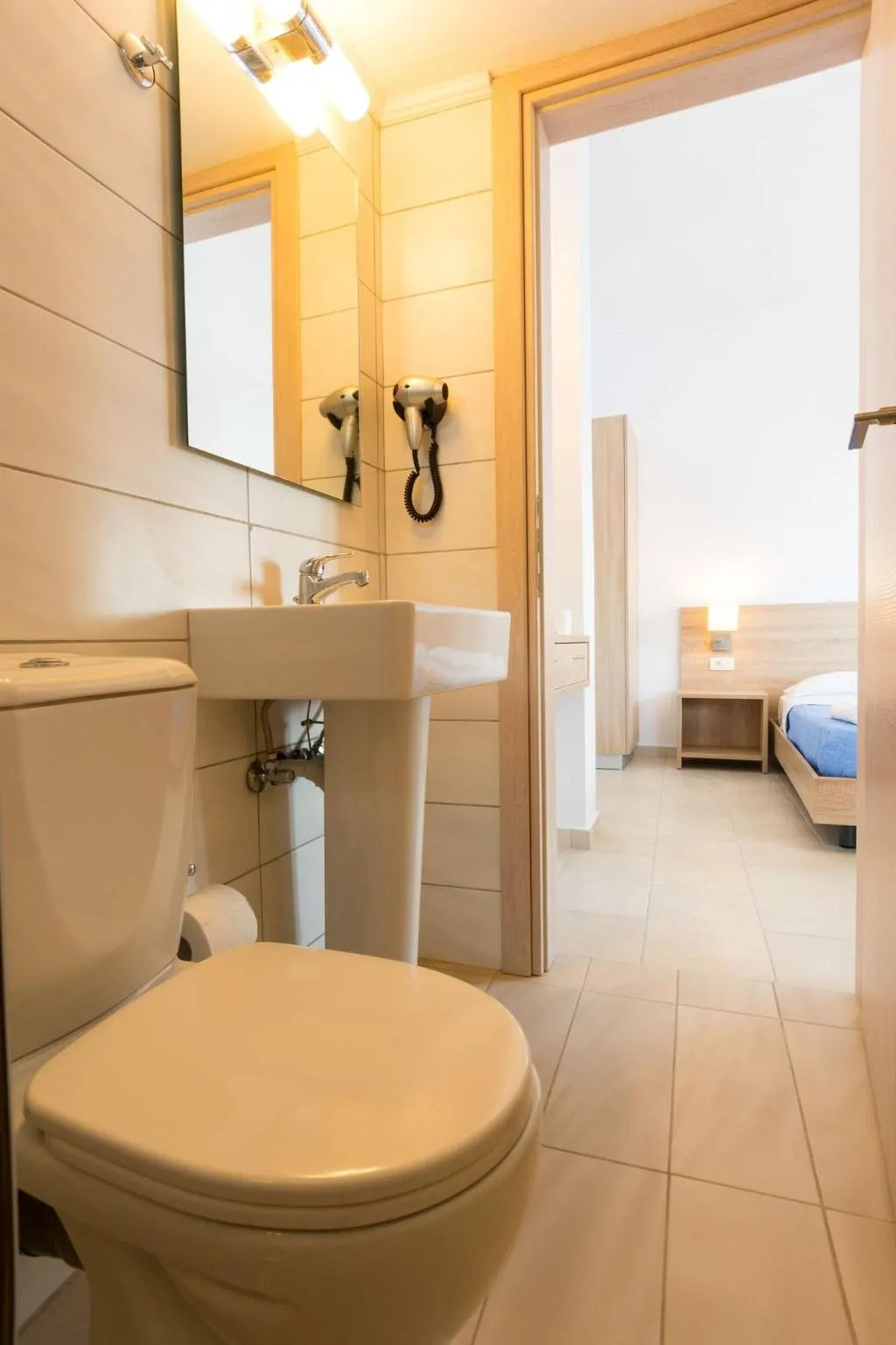 Room, Socrates Apartments & Restaurant, Crete