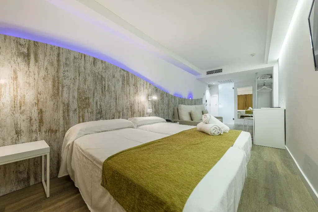 JUNIOR SUITE WITH TERRACE Room, Welikehotel Triton Beach, Majorca