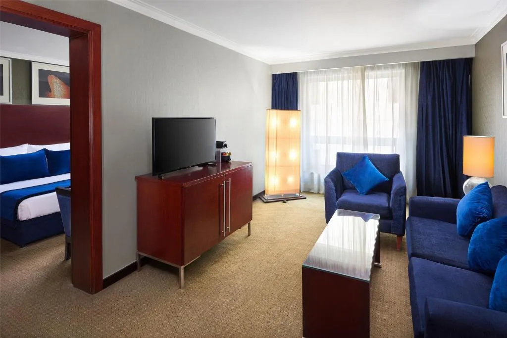 SUITE EXECUTIVE KING BED Room, Radisson Blu Cairo Heliopolis, Cairo