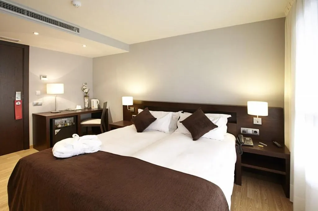 DOUBLE DELUXE Room, Hotel Concordia Barcelona, Barcelona