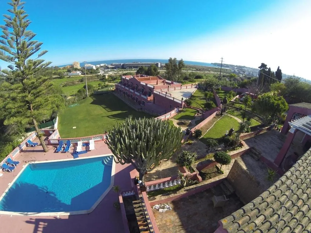 Sports and Entertainment, Inn Seventies Cheap & Chic, Algarve