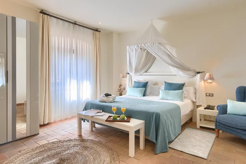 JUNIOR SUITE STANDARD Room, El Convent de Begur, Costa Brava