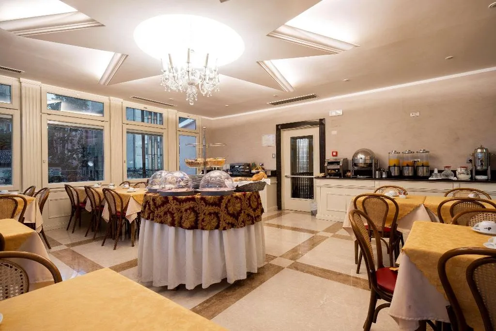 Restaurant, Comfort Hotel Bolivar, Rome