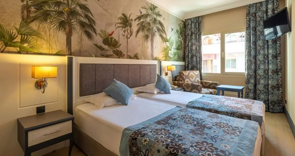 FAMILY ROOM LAND VIEW Room, Crystal Paraiso Aqua Collection, Antalya